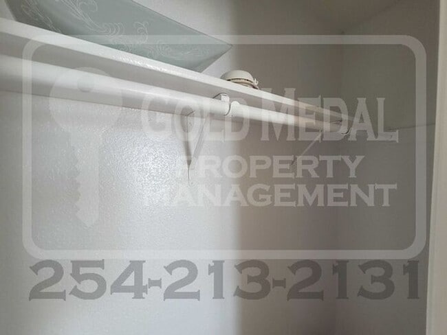 Building Photo - Charming 3-bed, 2-bath fourplex located in southwest Killeen. - Now available for rent!