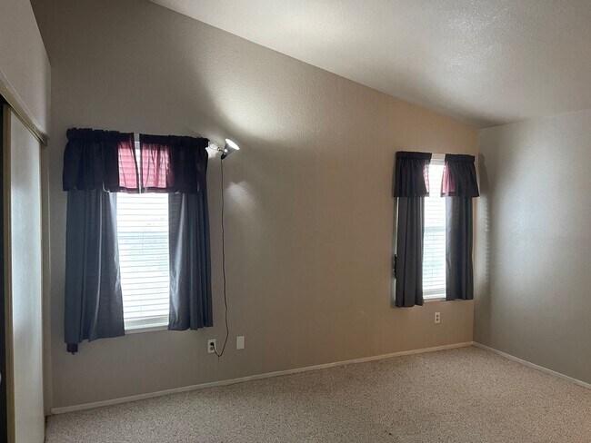 Building Photo - 2234 Prestwick St