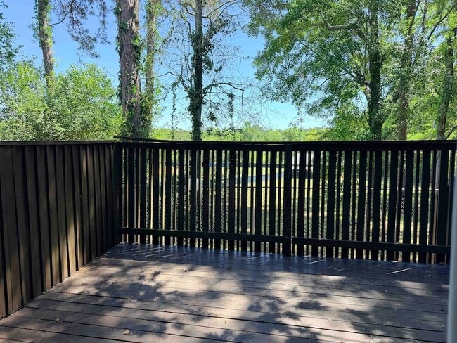 Building Photo - 214 Westwood Dr