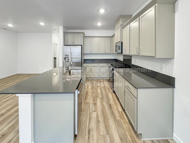 Building Photo - 4119 W Perspective St