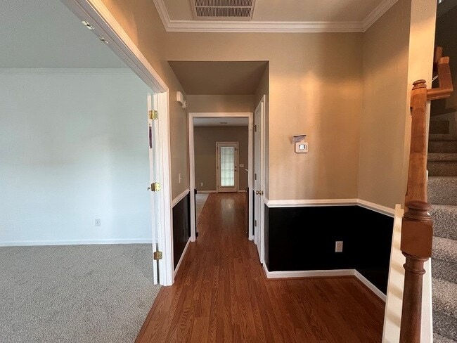 Building Photo - 570 Batty Way