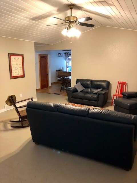 Building Photo - 3 Bedrooms, 2.5 Bathrooms Single Family Home in Crosby, MN w/2.5 car insulated garage