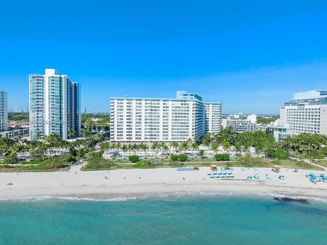 Building Photo - 2655 Collins Ave