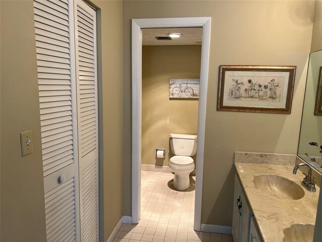 Building Photo - 445 SE 21st Ave