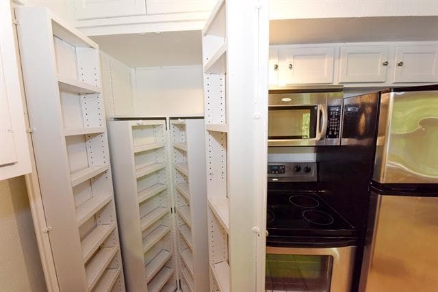 Building Photo - 4851 Cedar Springs Rd