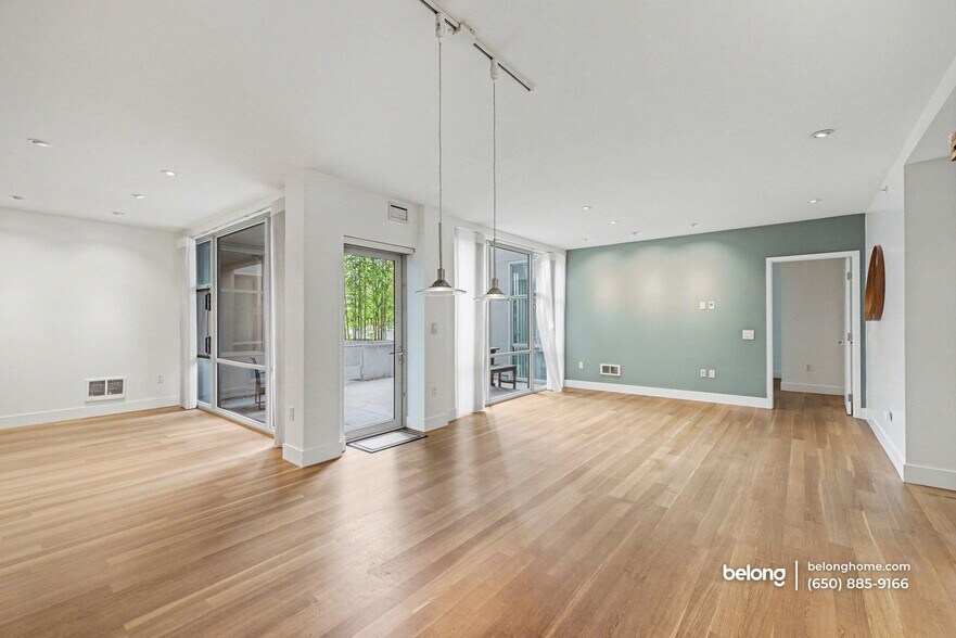 Building Photo - 235 Berry St