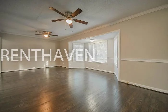 Building Photo - 2119 Porter Dr