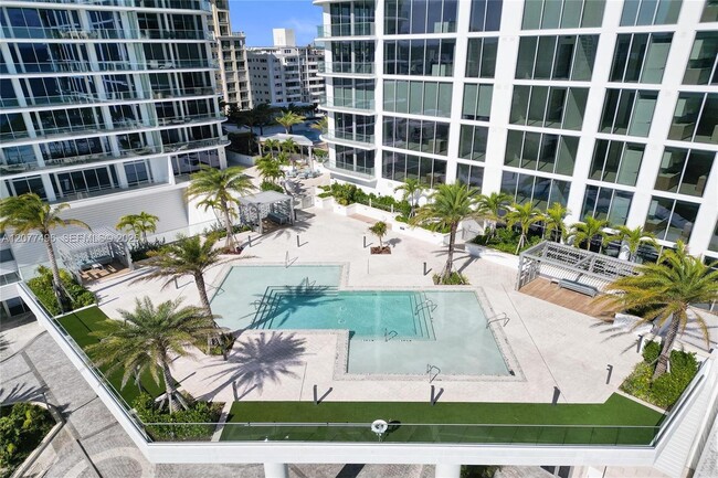 Building Photo - 153 N Seabreeze Blvd