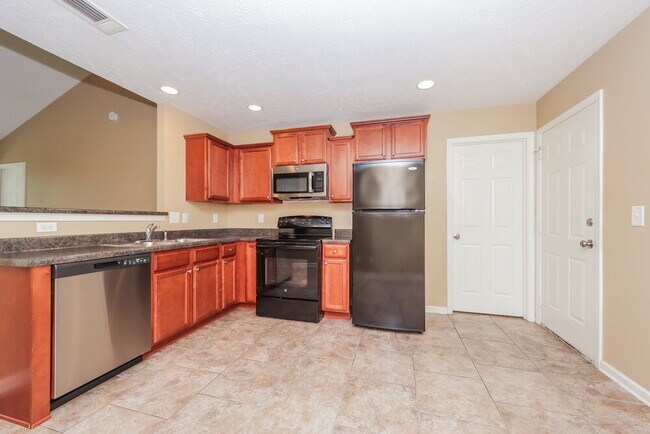 Building Photo - 305 Sarna Dr