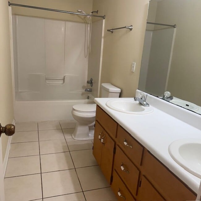 Building Photo - 3 Bedroom 2 Bath House