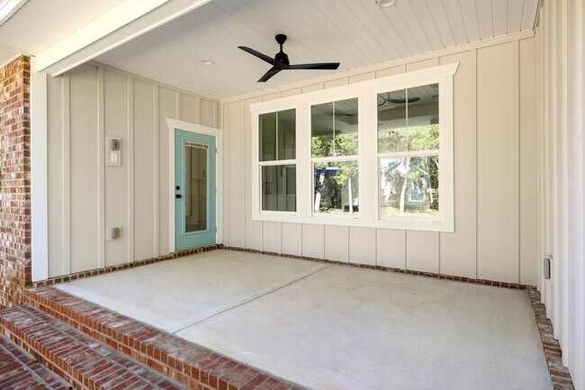 Building Photo - 109 Spruce St