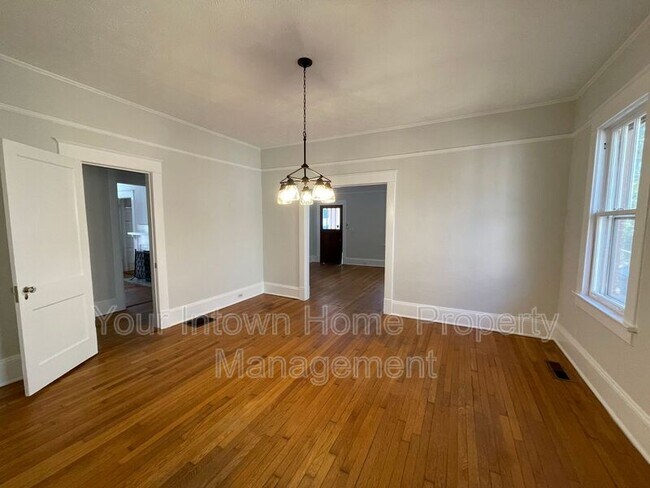 Building Photo - 301 Elmira Pl NE