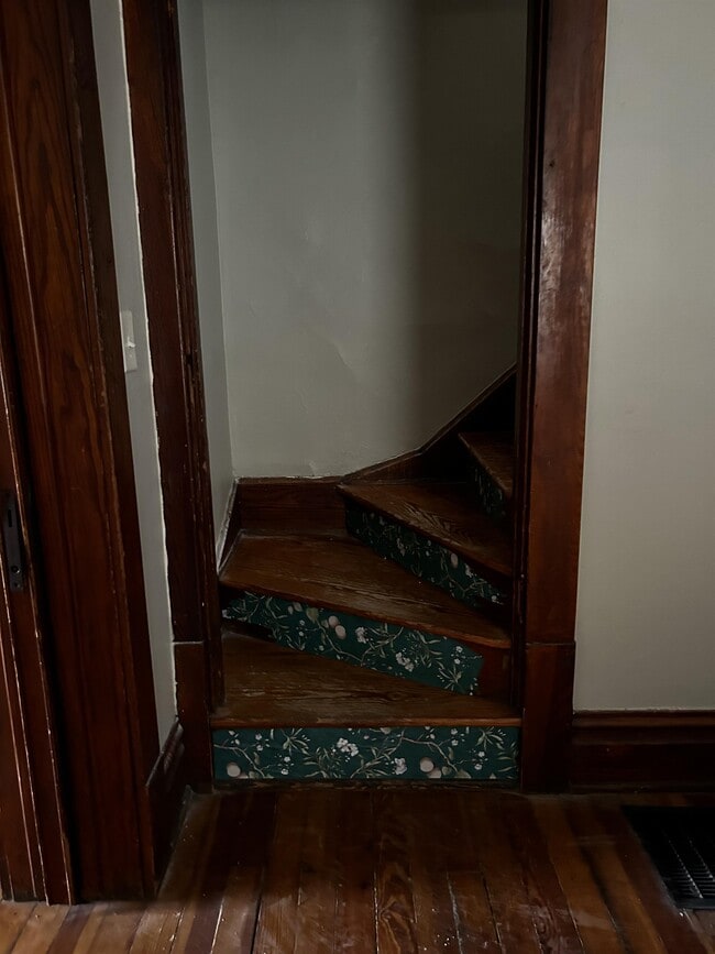 Building Photo - 318 Wyandotte Ave