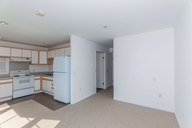 Building Photo - Northpointe - 1-bedroom corner unit locate...