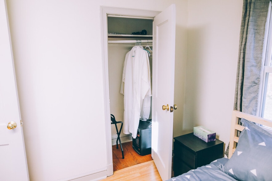 Building Photo - 1111 Rayon St