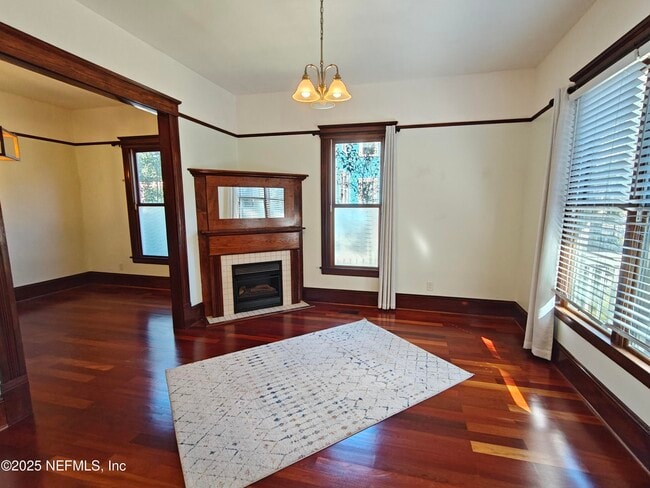 Building Photo - 1250 N Liberty St