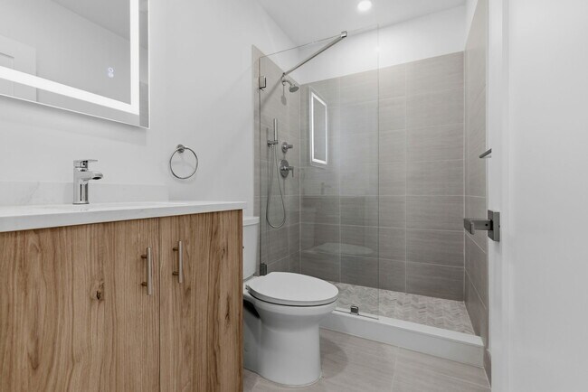 Building Photo - 6 Devine Wy