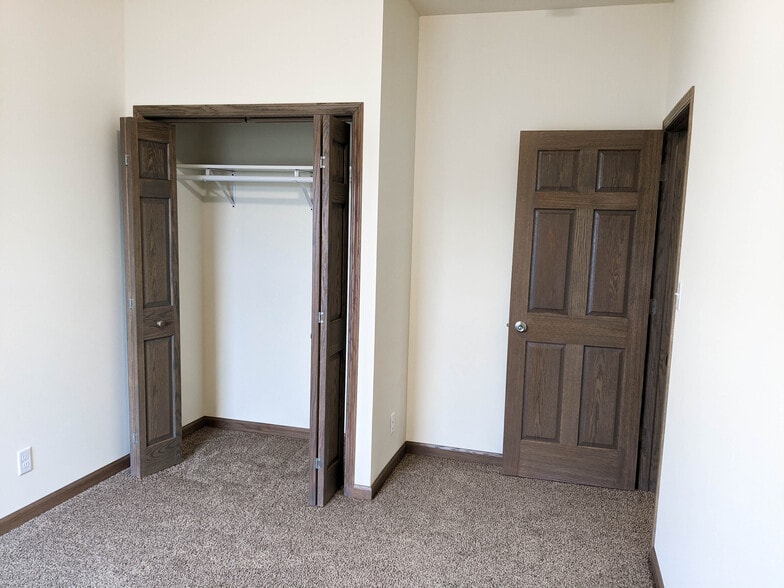 Building Photo - 612 Commercial Dr