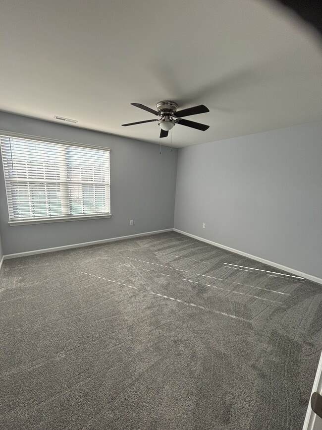 Building Photo - 145 Relict Dr