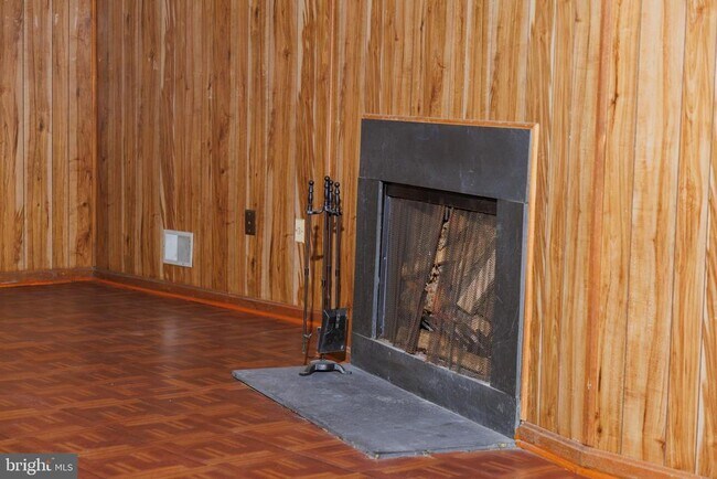 Building Photo - 5631 Hogenhill Terrace