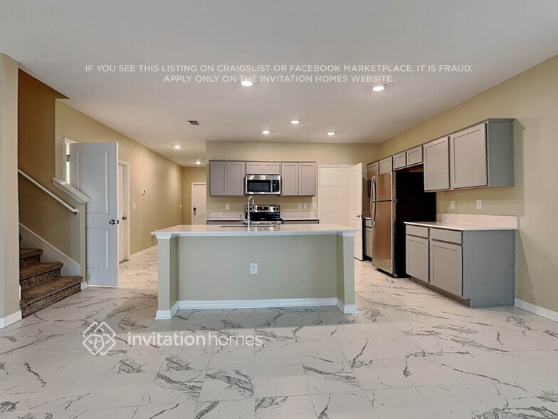Building Photo - 4500 Holstein St