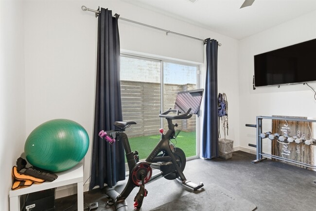 Building Photo - 4704 Crawford St