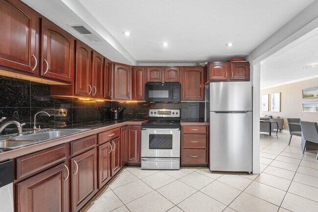 Building Photo - 1600 S Ocean Dr