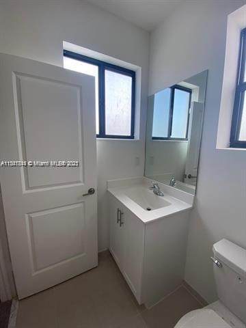 Building Photo - 575 NE 208th Terrace