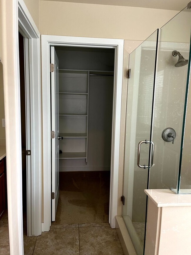 Building Photo - Beautiful Midvale Townhome for rent!