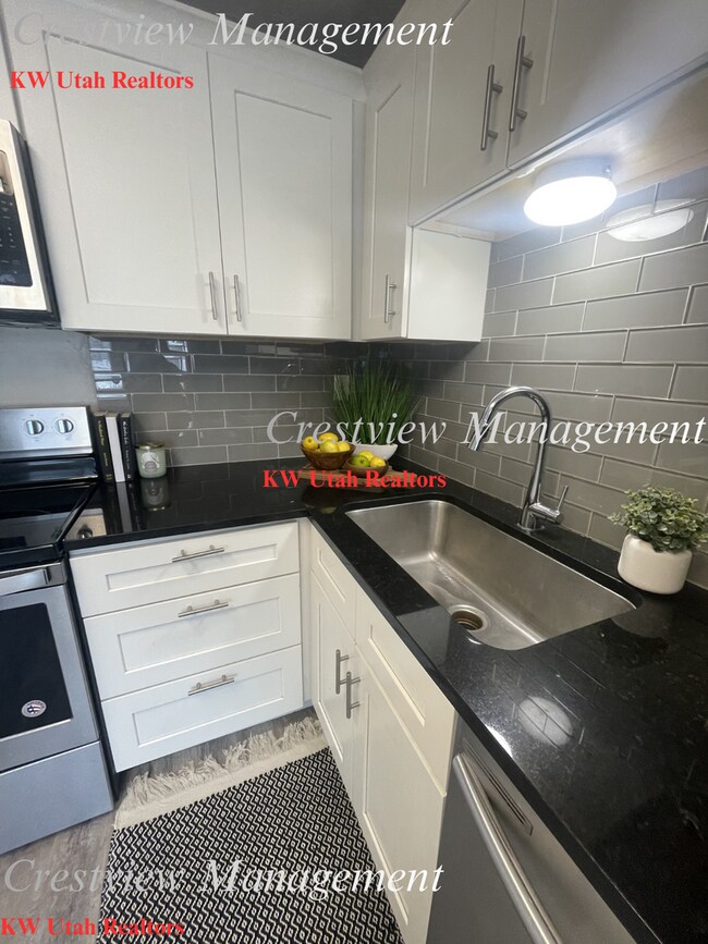 Building Photo - Claybourne Duplex