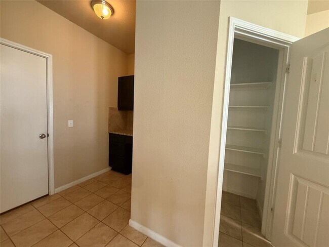 Building Photo - 503 Libani Ln