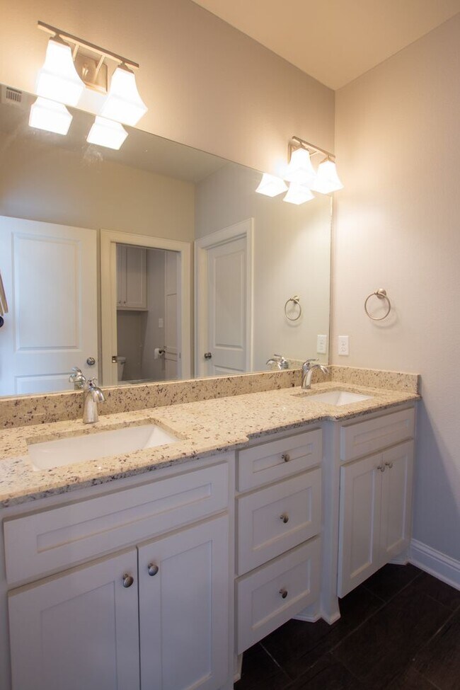 Building Photo - Available Now! Stunning 3 Bedroom 2 Bath Home in Whitehouse!