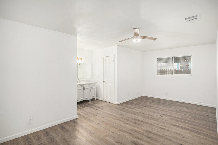 Building Photo - 614 Torreon St