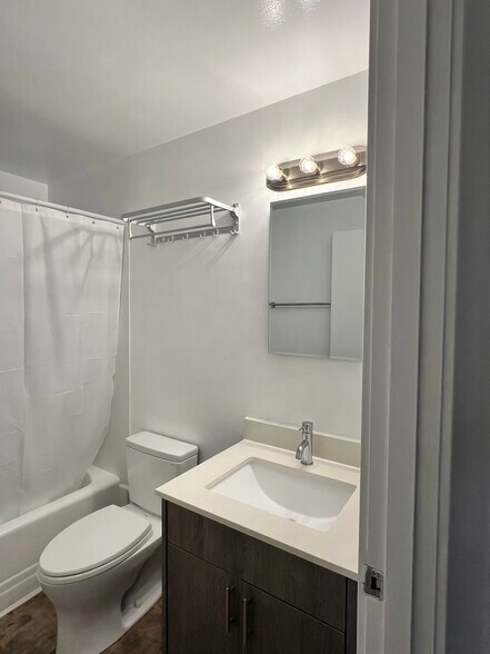 Main Bath - 12317 35th ave NE