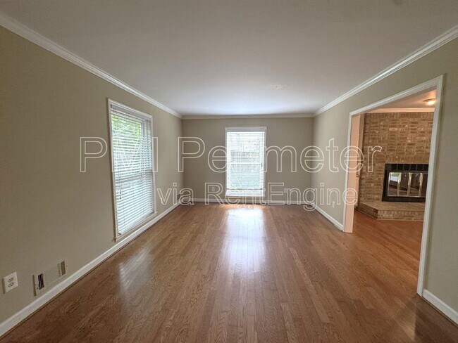 Building Photo - 5338 Roberts Dr