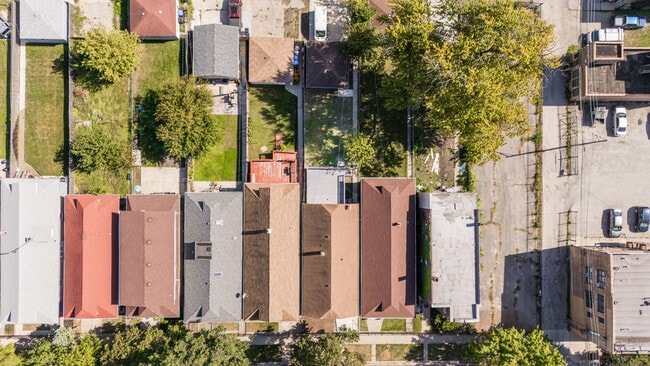 Building Photo - 7835 S Laflin St