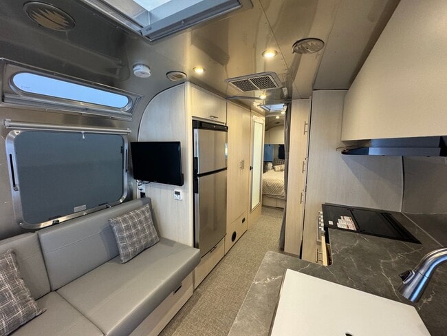 Building Photo - 6500 Motor Enclave Wy