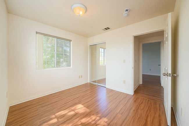 Building Photo - 3431 W 67th St