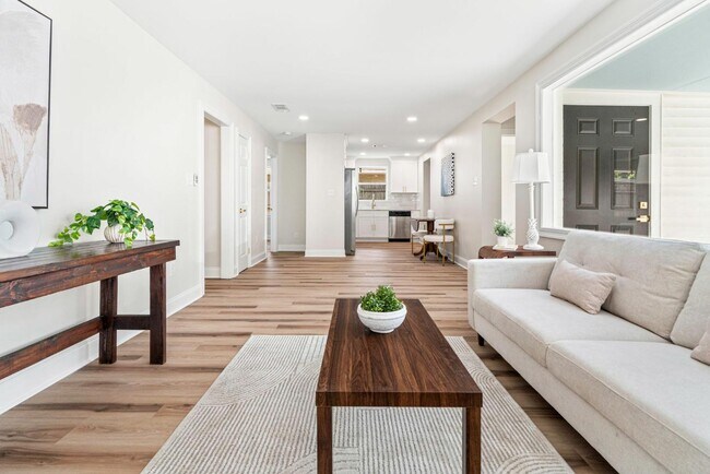 Building Photo - 110 Jules Ave