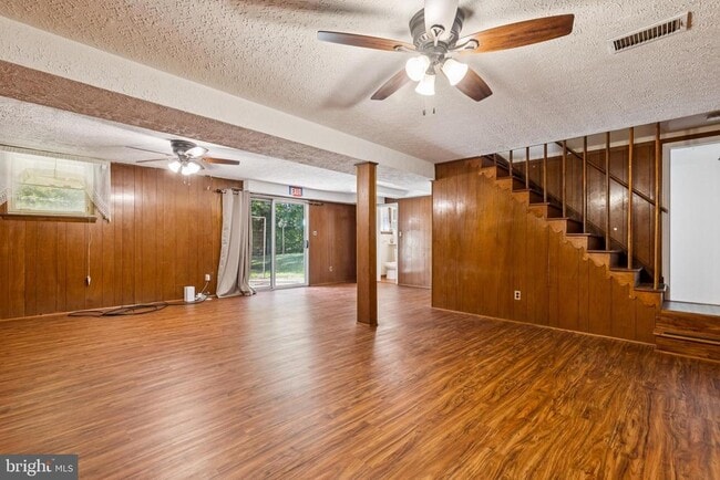 Building Photo - 3201 Marquis Dr