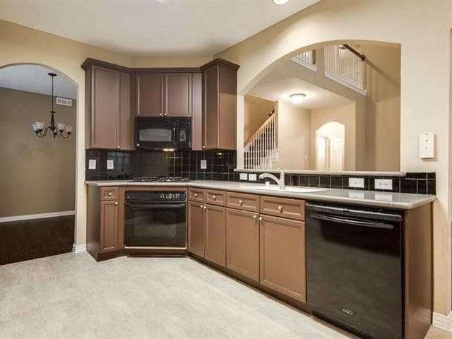 Building Photo - 2908 Pioneer Park Dr