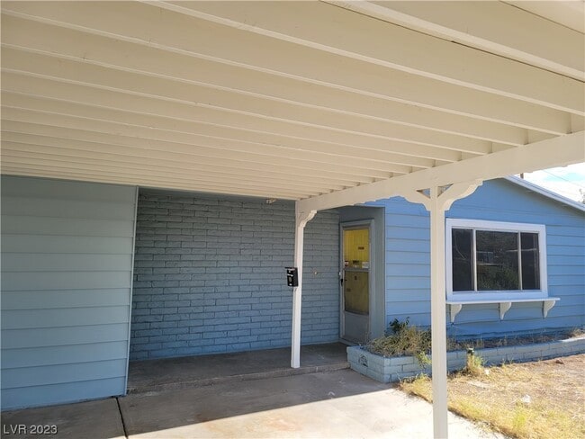 Building Photo - 1111 Arapaho Way
