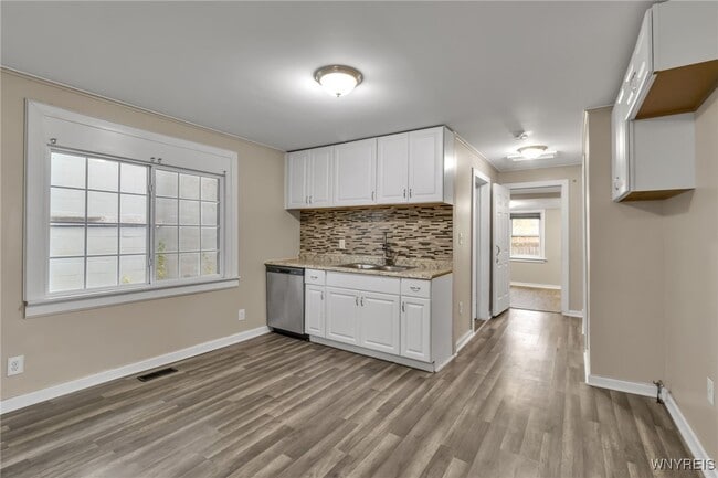 Building Photo - 114 Sawyer Ave