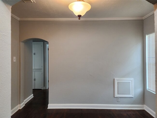 Building Photo - 7124 Linden St