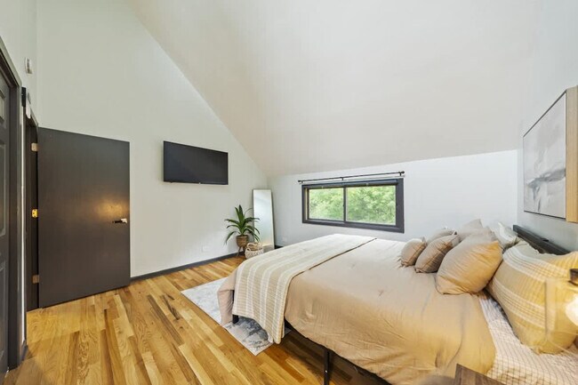 Building Photo - 38369 N Manor Ave