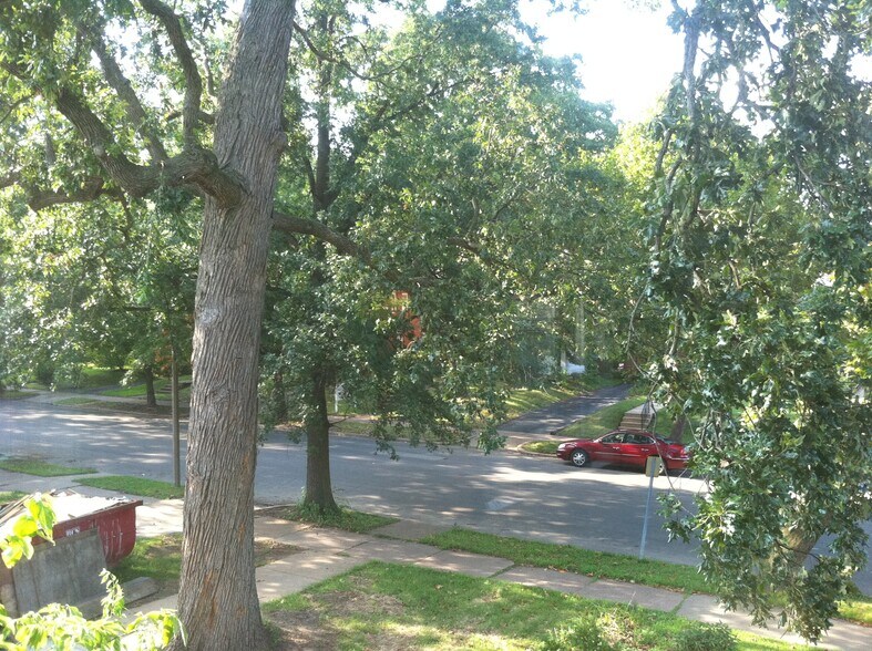 Building Photo - 7012 Forsyth Blvd