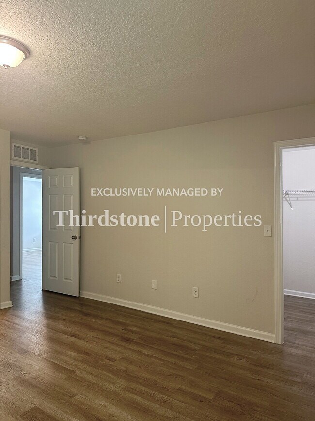 Building Photo - 2277 Hartridge St