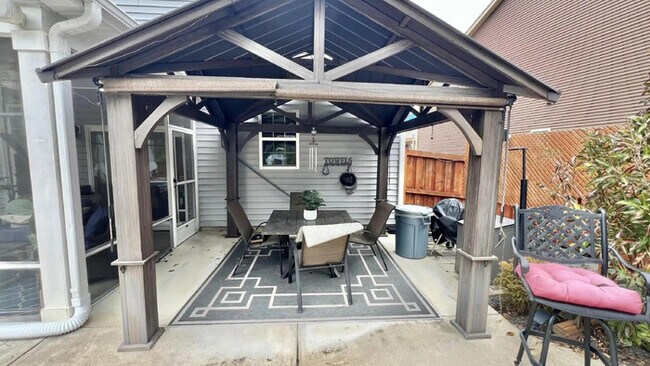 Building Photo - 3441 S Beaver Ln