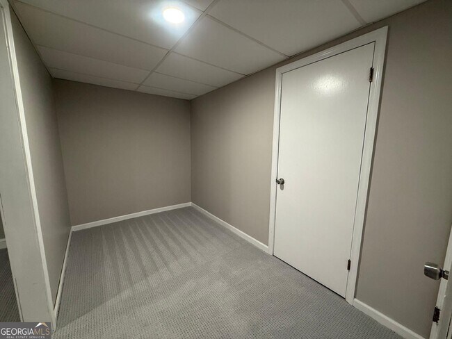 Building Photo - 85 Guthrie Pl