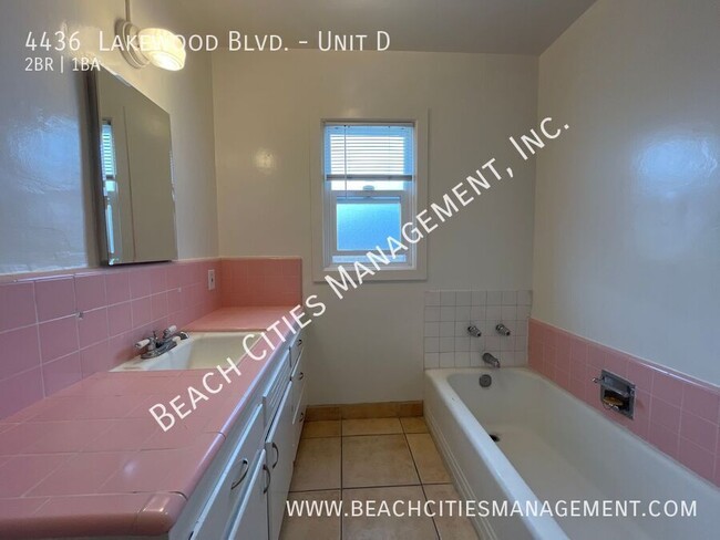 Building Photo - Lovely 2 Bedroom Apartment… Waiting for Yo...